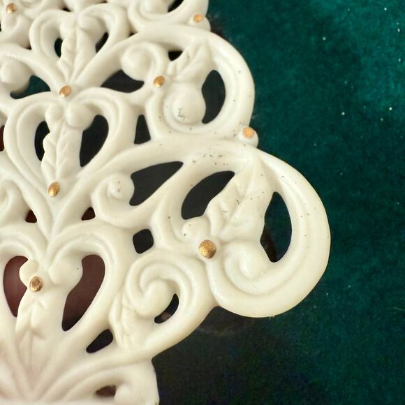 Wedgewood England In Box 2003 White Gold Christmas Tree Ornament Decor - Picture 6 of 7